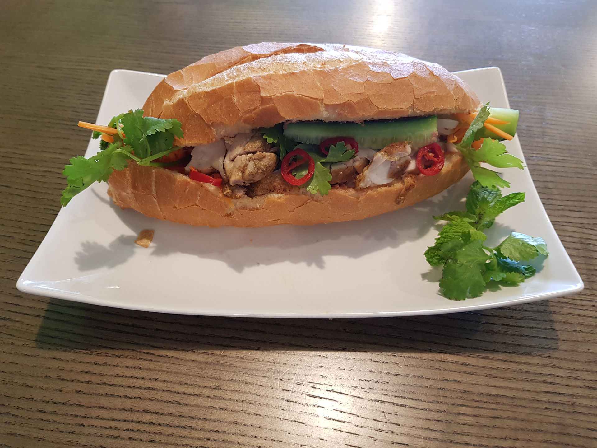 Bread roll with roast chicken
